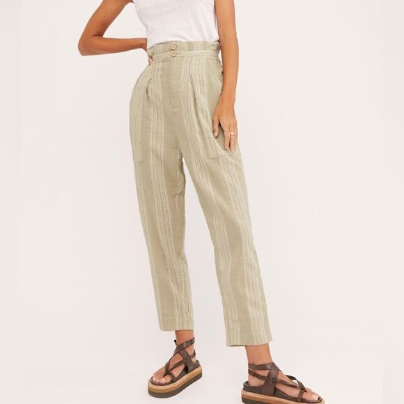 Free People NWT Semi Sweet Cropped Sage Green Lightweight Pants Size Medium - Picture 1 of 11